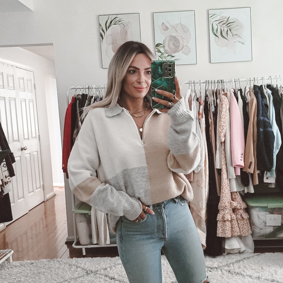 Sweaters - Colorblock collar half zipper pullover sweater